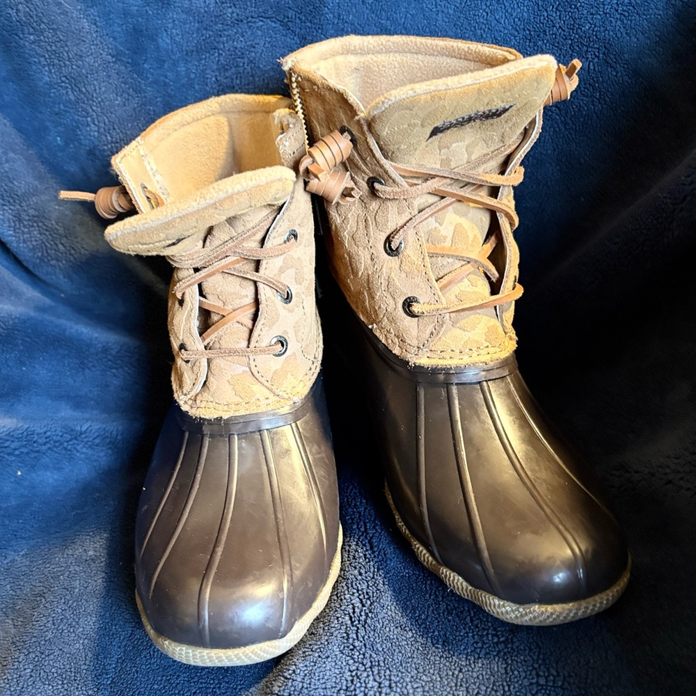 Sperry Saltwater™ Cheetah Duck Boot - Picture 9 of 14